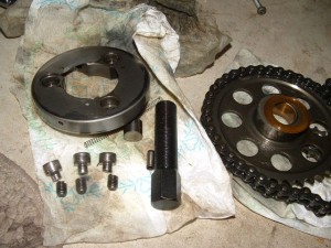 20070525shearedStarterClutch-brokenScrews Three Sheared Starter Clutch Screws